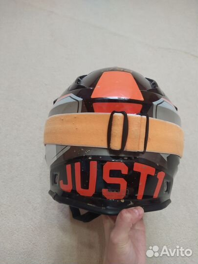 Мотоциклетный шлем + наколенники