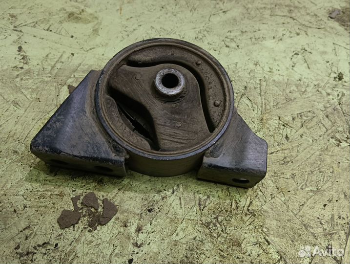 Продольная опора двс Nissan sunny fb15