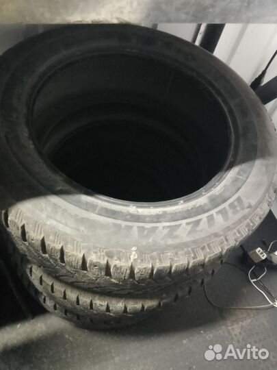Bridgestone Blizzak Spike-01 225/60 R17 103