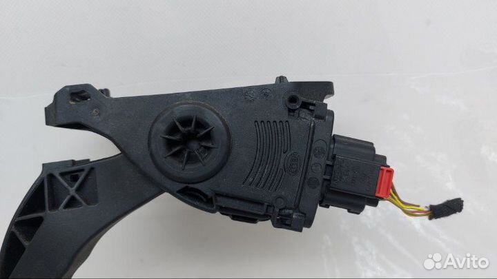 Педаль газа Audi A5 3.2 2009