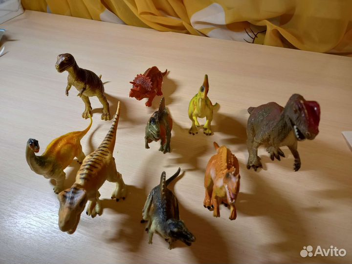 Фигурки динозавров коллекционные