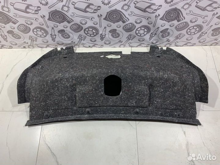 Обшивка крышки багажника Mercedes W212