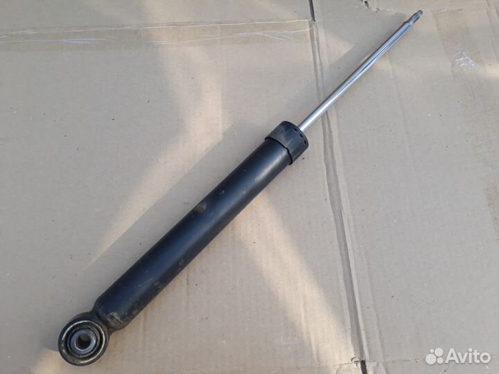 Амортизатор задний VW Jetta 6 для многорычажки
