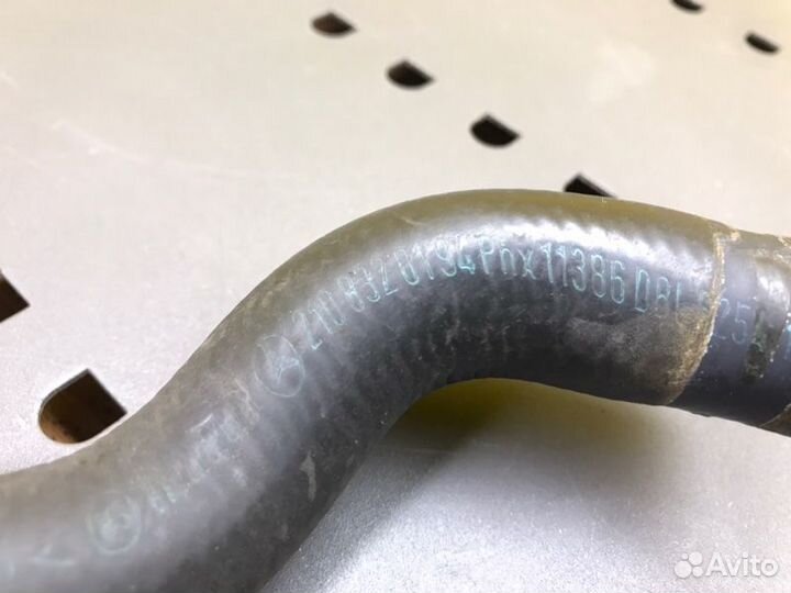 Патрубок системы охлаждения Mercedes-Benz E-Class