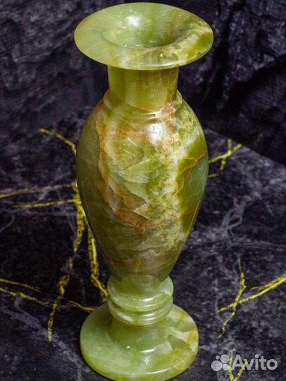 Ваза для цветов из Афганского оникса