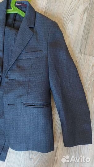 Школьный костюм для мальчика 122 серый