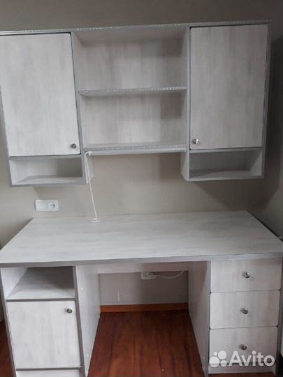 Письменный стол