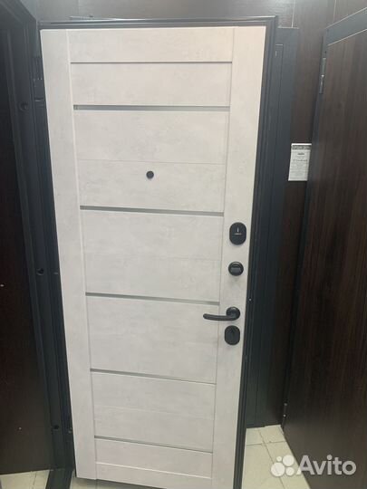 Дверь входная квартирная Бостон бетон