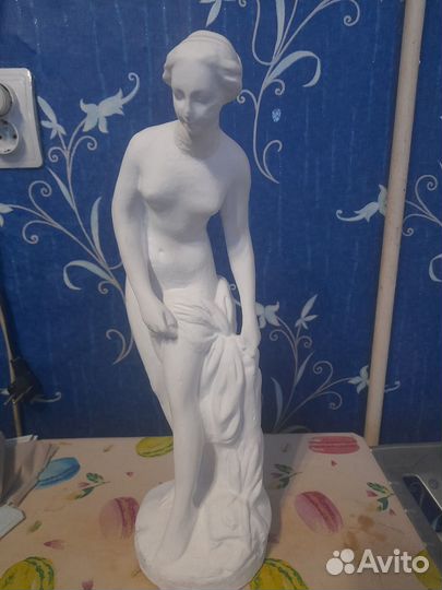 Статуэтка купальщица