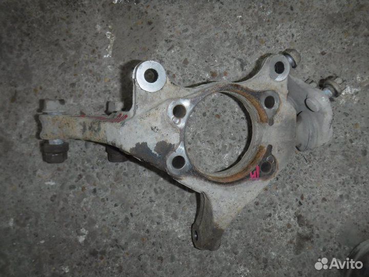 Кулак передний правый Toyota Auris 4ZZ 2008