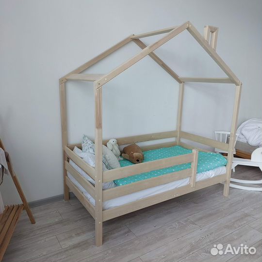 Кровать детская домик