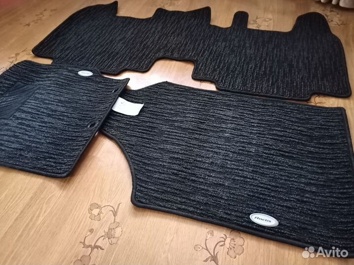Toyota ractis коврики для автомобиля японские