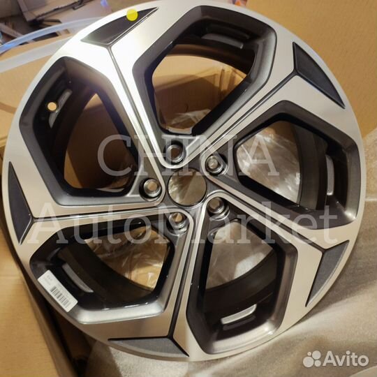 Абсолютно новый диск Geely Monjaro R19