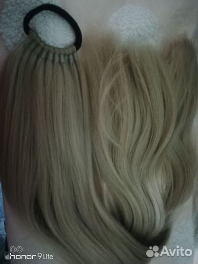 Волосы на заколках русые