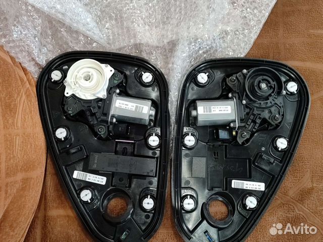 9Y839008A доводчики задних дверей порше