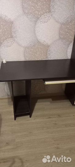 Стол компьютерный