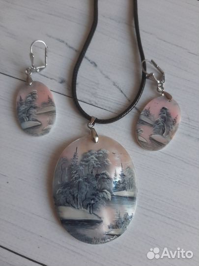 Кулон и серьги 