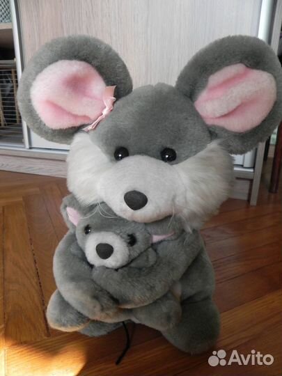 Мама-мышь с мышонком