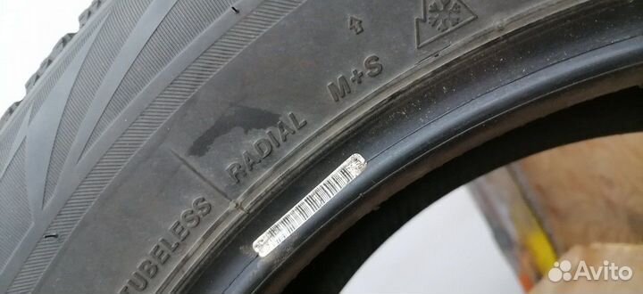 Bridgestone Blizzak VRX2 215/60 R17