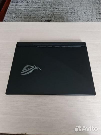 Asus ROG Strix G512LW-HN084T