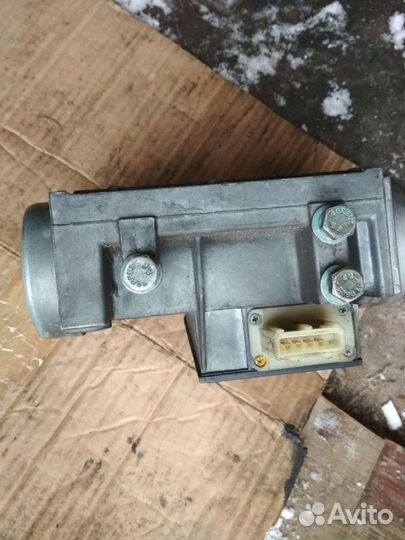 Датчик расхода воздуха (дмрв) Ауди А6, 1994 г