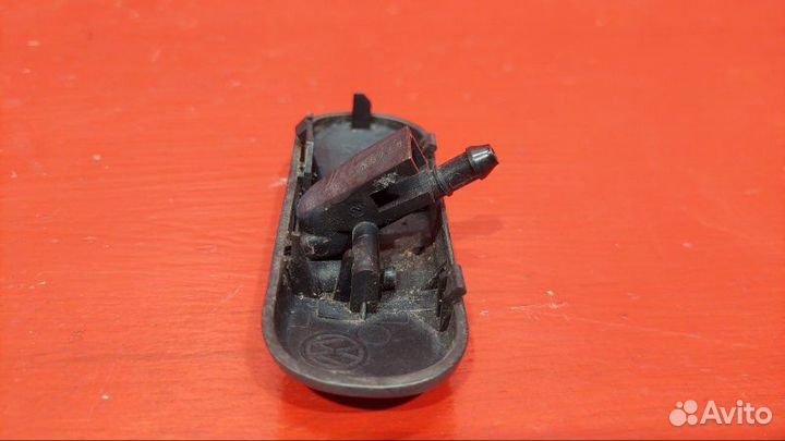 Форсунка омывателя Volkswagen Touran BKC 2005