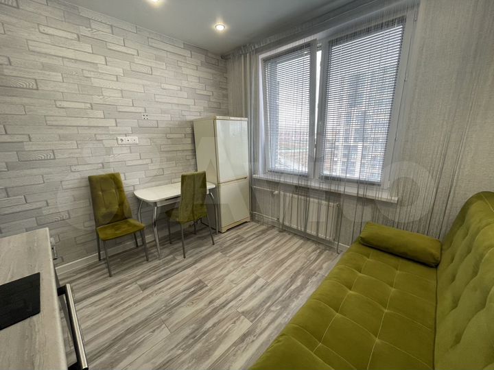 1-к. квартира, 30 м², 10/18 эт.