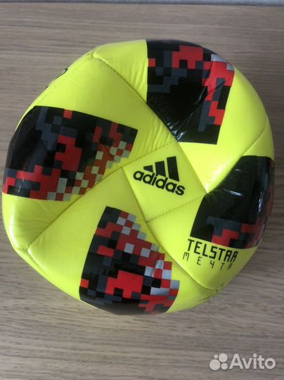 Футбольный мяч