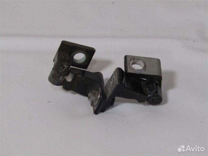 Петля двери передней правой. Vw Jetta 1.6 CLR 2013