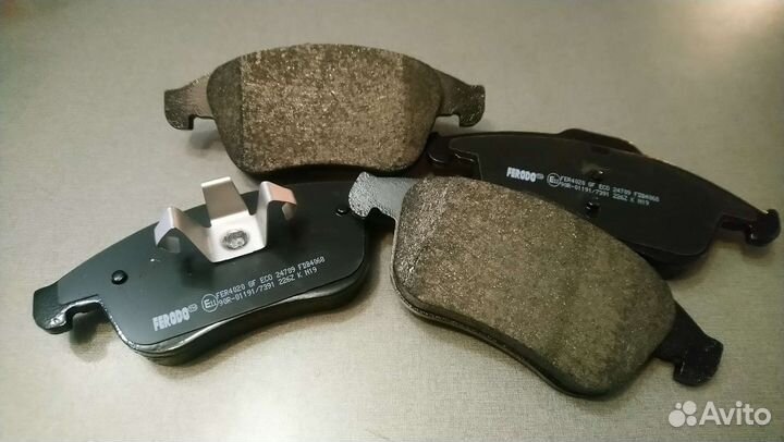 Колодки тормозные передние Ferodo, FDB4068