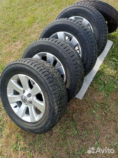 Nokian Tyres Hakkapeliitta 7 215/65 R16