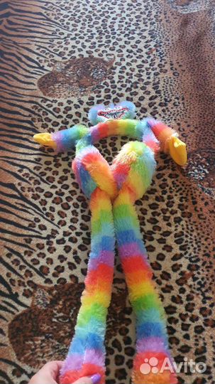 Ободок-наушники.Машет рукой и светятся