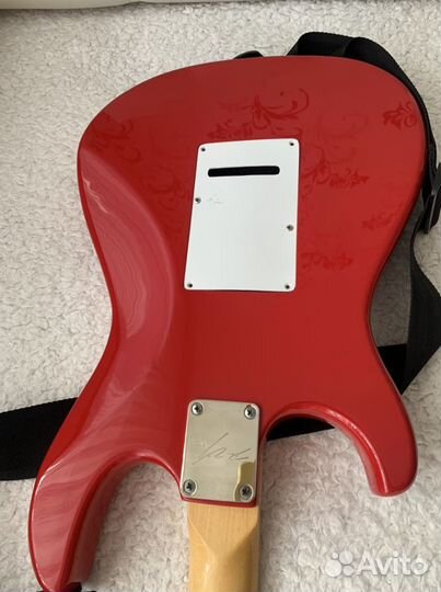 Dean zelinsky tagliare limited Crimson Red