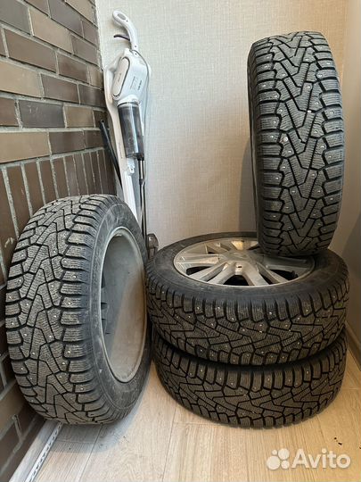 Продам литые диски R16 с зимними шинами