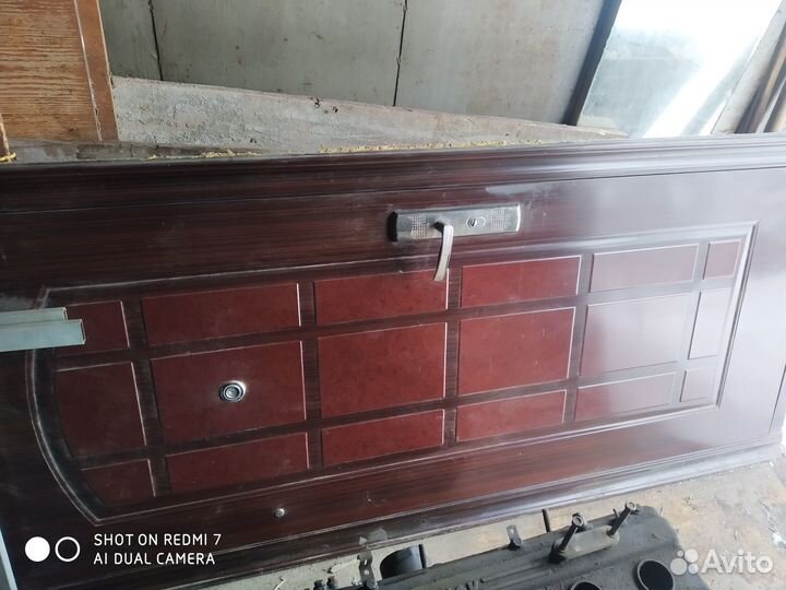 Дверь входная металлическая