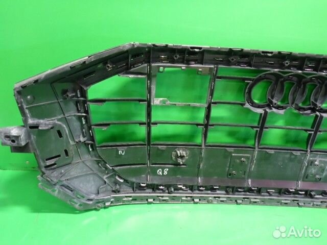 Решётка радиатора Audi Q8 с 2018г