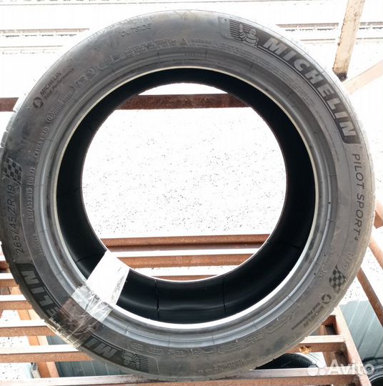 Michelin Pilot Sport 4 SUV 265/45 R19