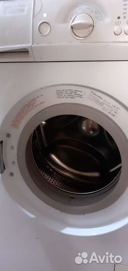 Стиральная машина Electrolux ews1046 на запчасти