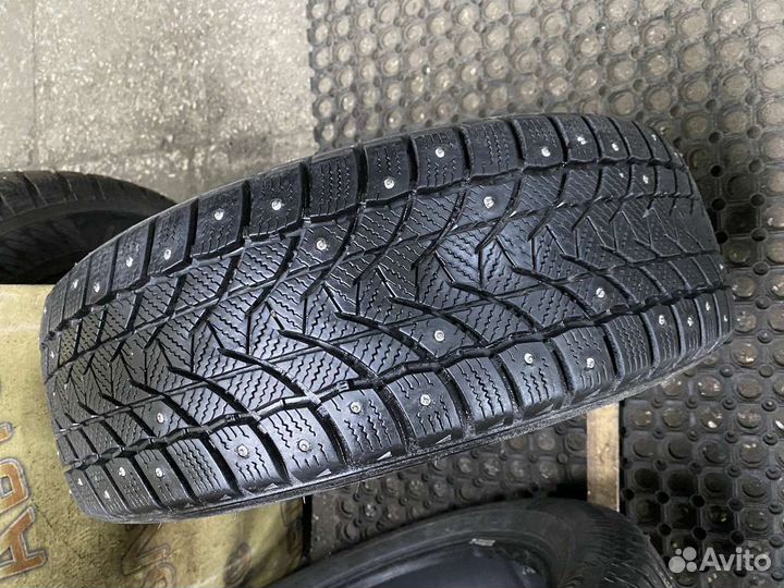 Tri Ace Snow White II 195/60 R16