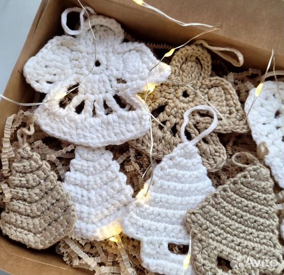 Набор ёлочных игрушек, гирлянда новогодняя