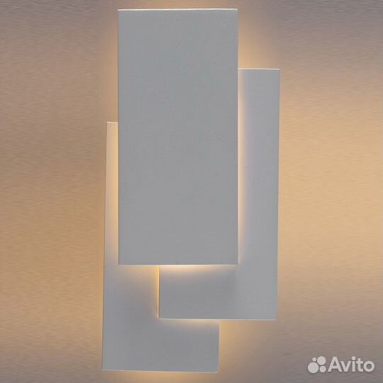 Накладной светильник Arte Lamp Trio A1718AP-1WH