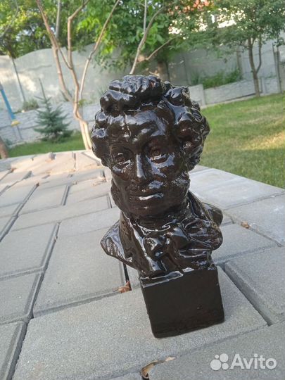 Бюст А. С. Пушкина