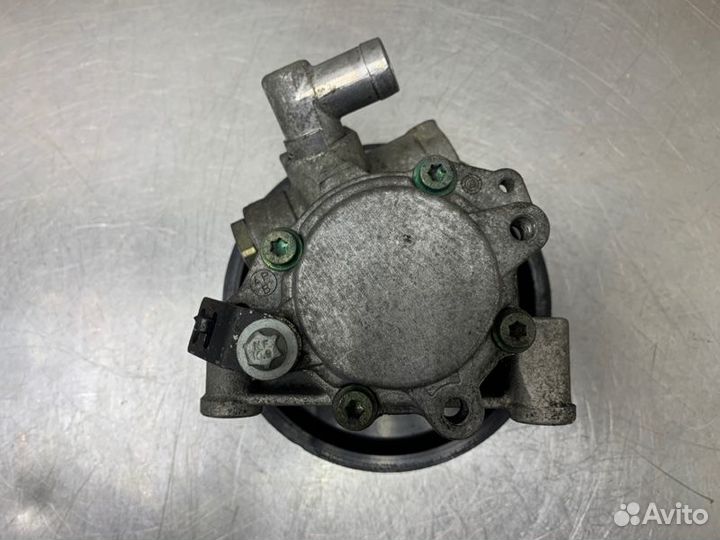 Насос гидроусилителя руля Mercedes C-Class W203