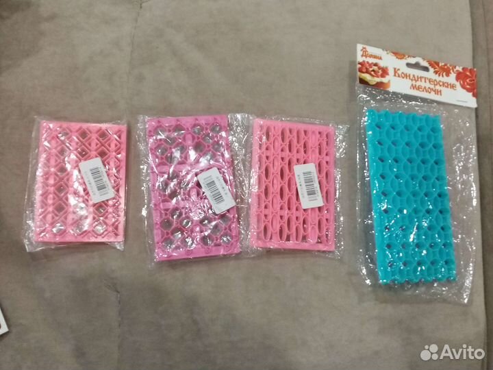 Много форм для кондитера для мастики