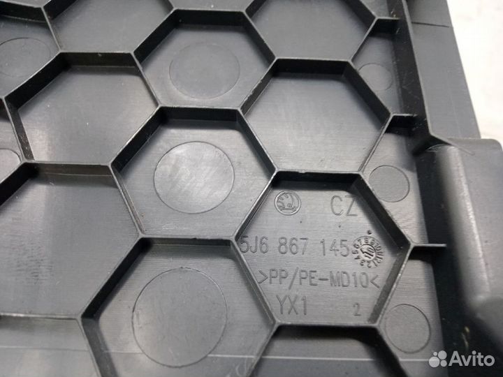 Крышка обшивки skoda fabia 2 Левая