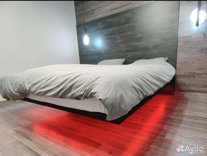 Двуспальная парящая кровать