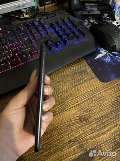 Телефон iPhone 7