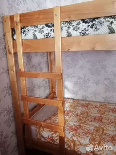 Двухъярусная кровать