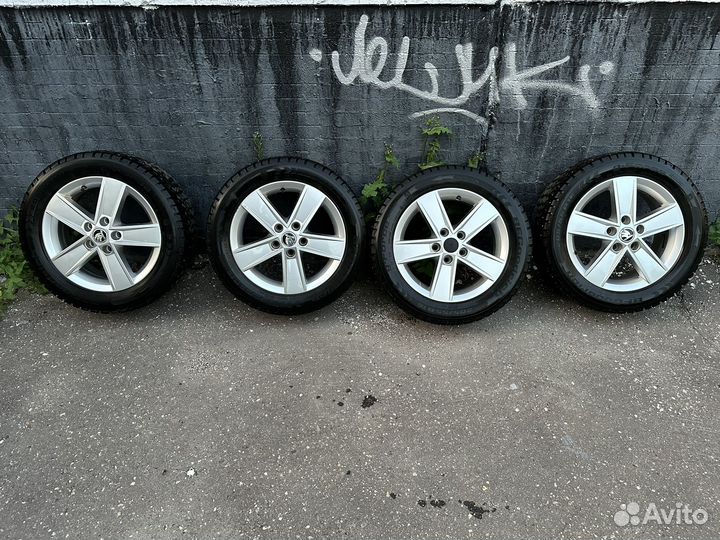 Комплект оригинальных колес Шкода R16