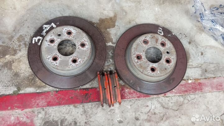 Передние тормозные диски с колодками opel astra